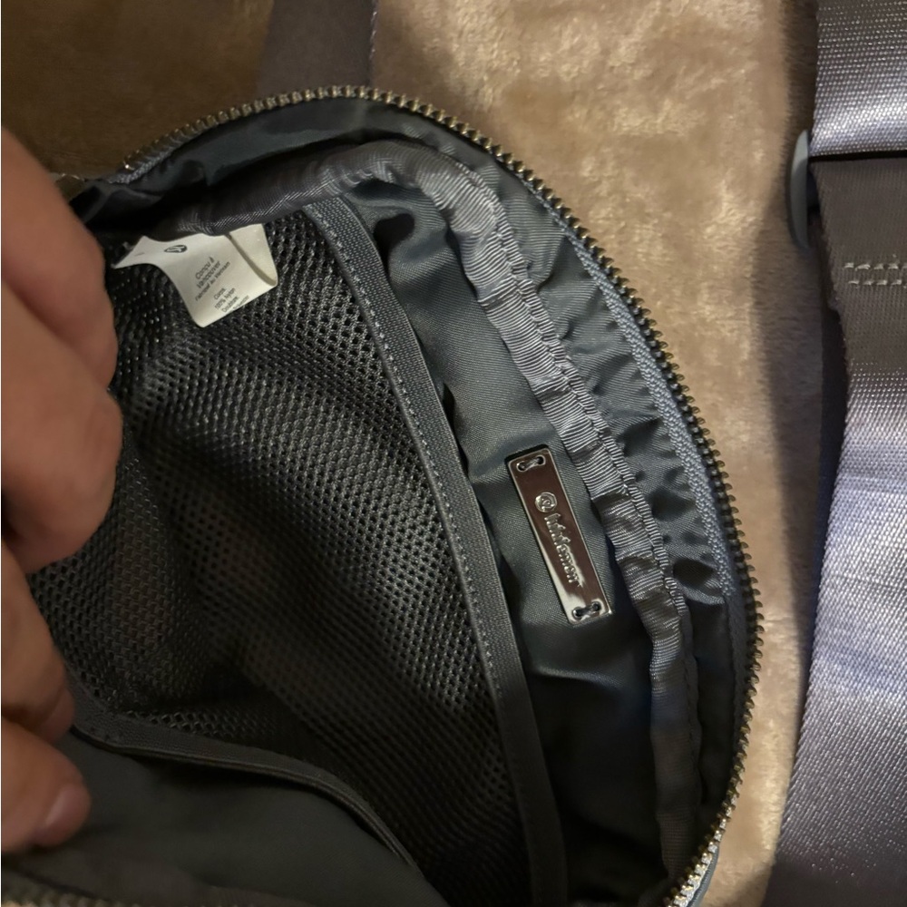 Lululemon - Picture 2 of 5